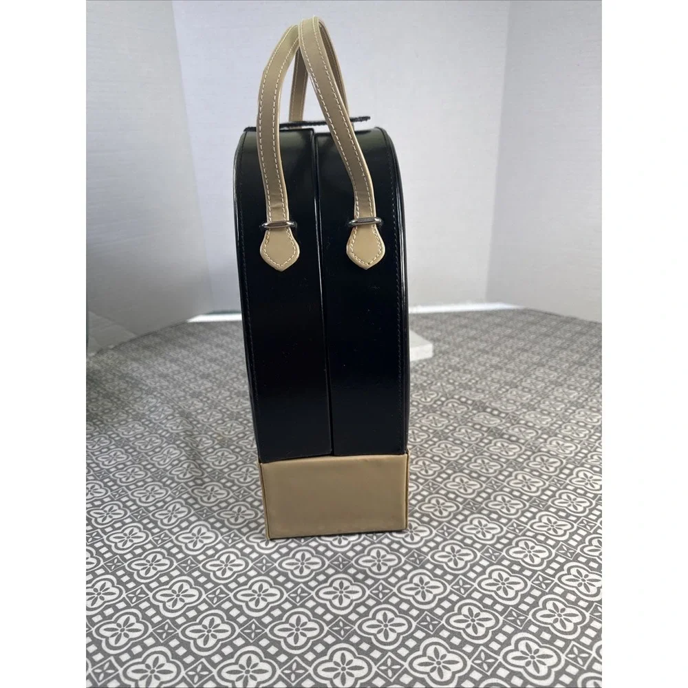 Vintage Beauty Makeup/Jewelry Hard Body Travel Case With Mirror. Snap Close.